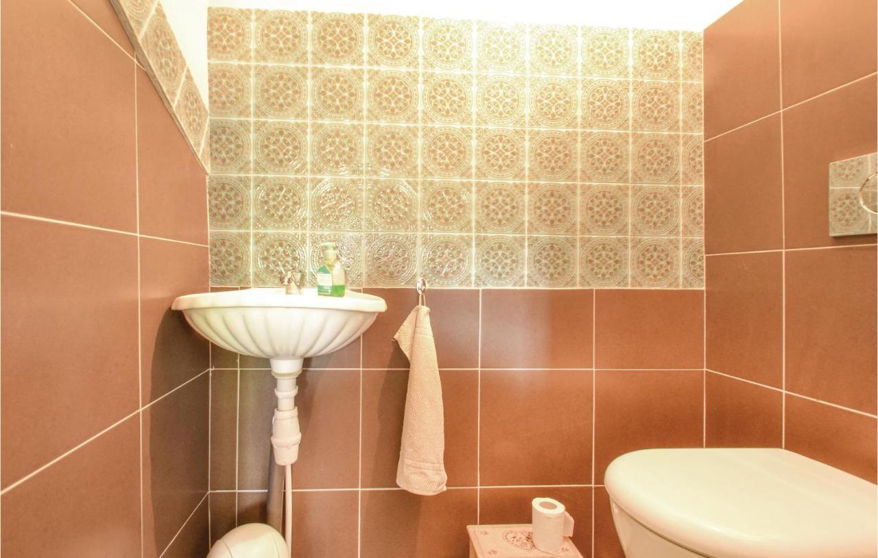 Lovely Home In Charritte De Bas With Wifi 외부 사진